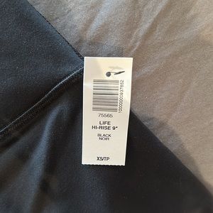 Aritzia TnaButter Atmosphere Hi-Rise 9” short. Update your workout style ✨